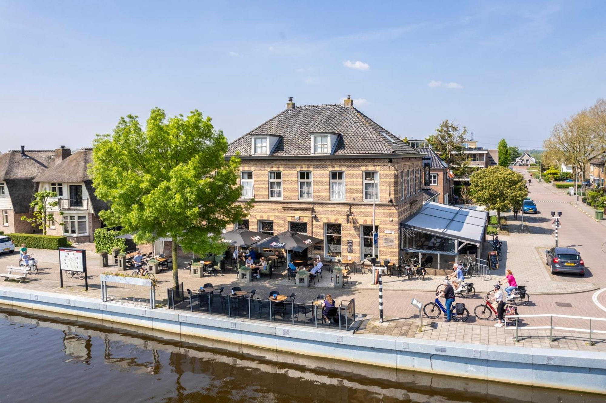 Hotel Over De Brug Haastrecht Exterior foto