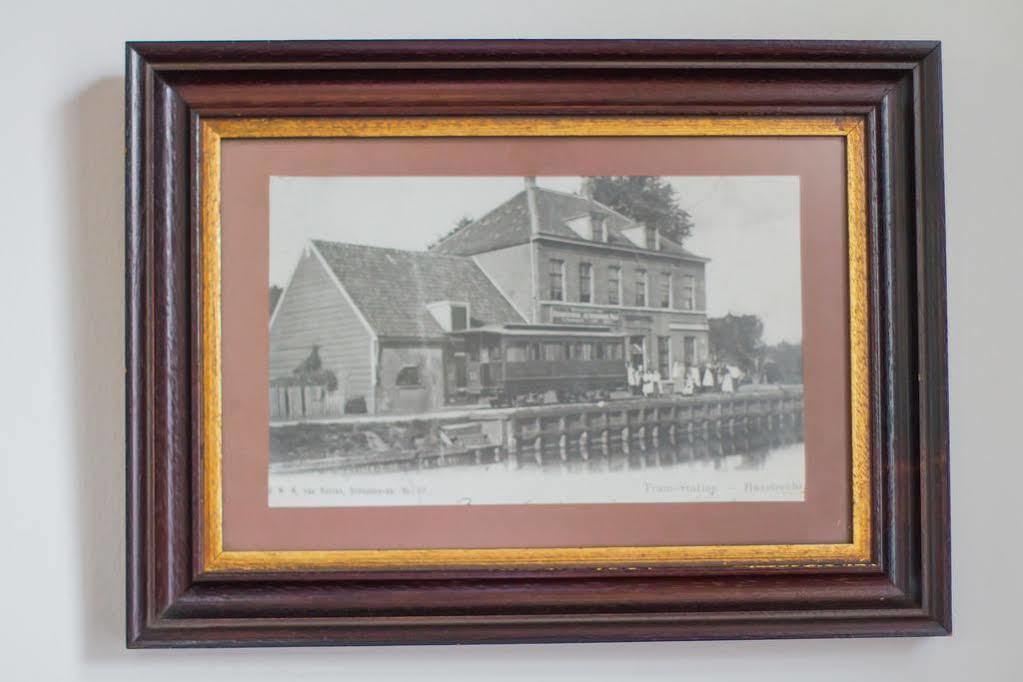 Hotel Over De Brug Haastrecht Exterior foto